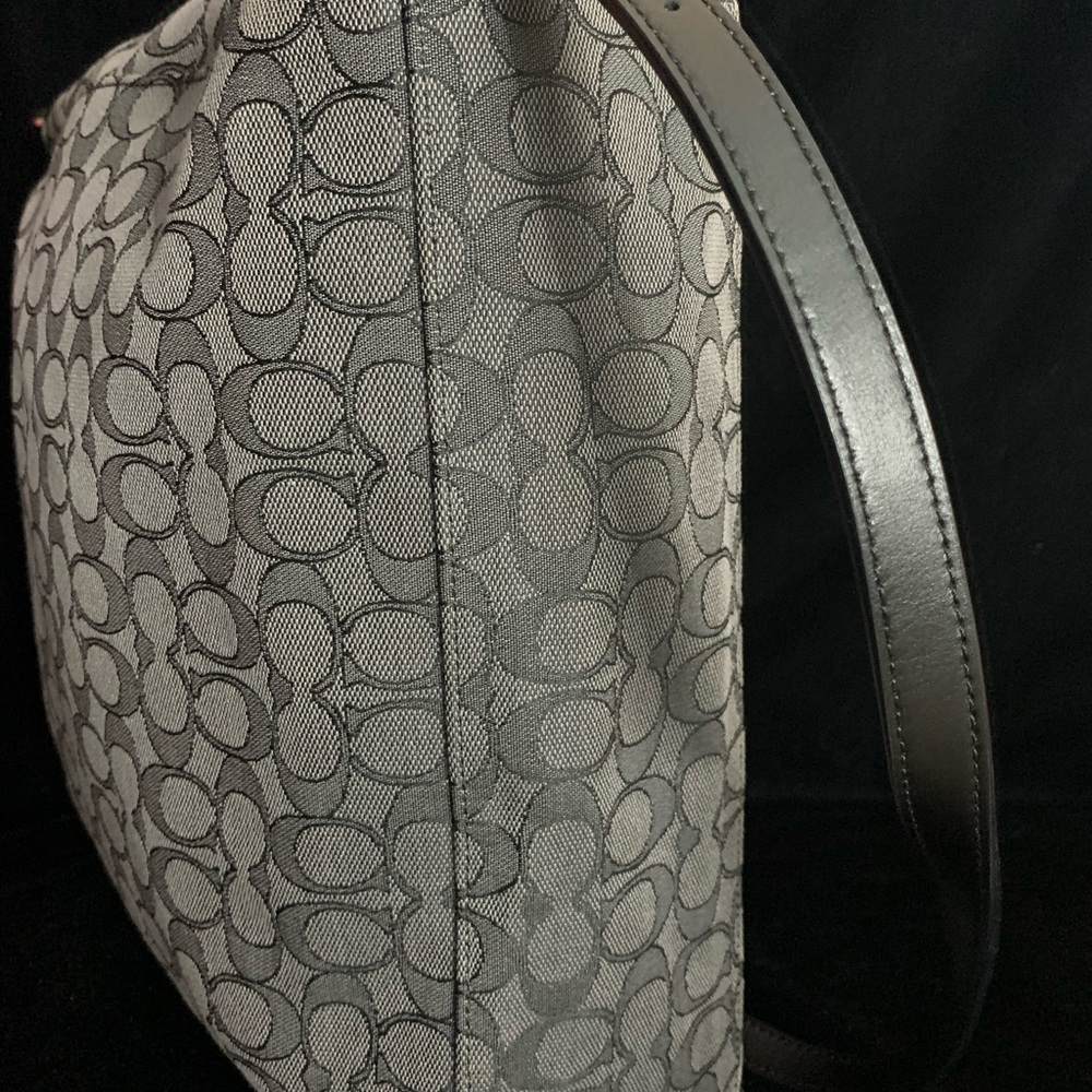 ❌SOLD❌Coach canvas and leather purse - Picture 11 of 15